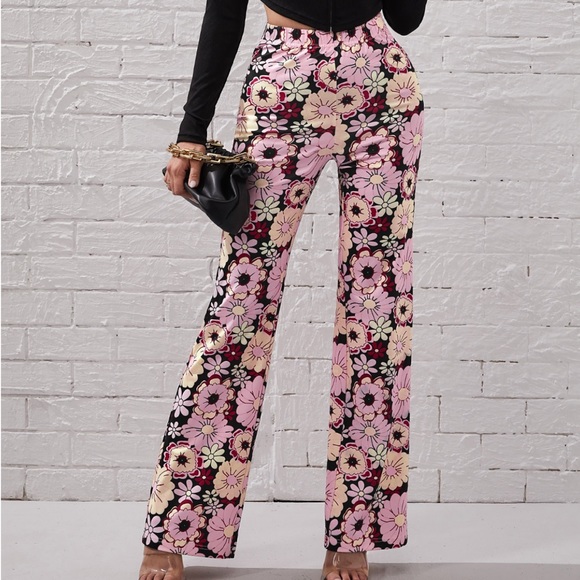 ❌DONATED❌Black Multi Color Retro Boho Hippie Floral Prints Flare Pants - Picture 3 of 14